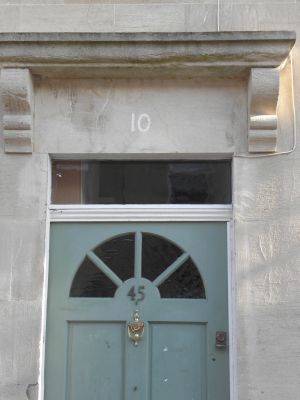 10 North View doorway
