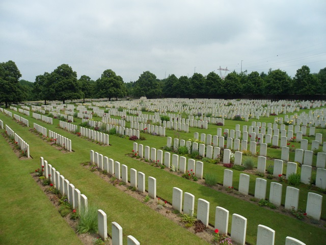 Loos British Cemetery
